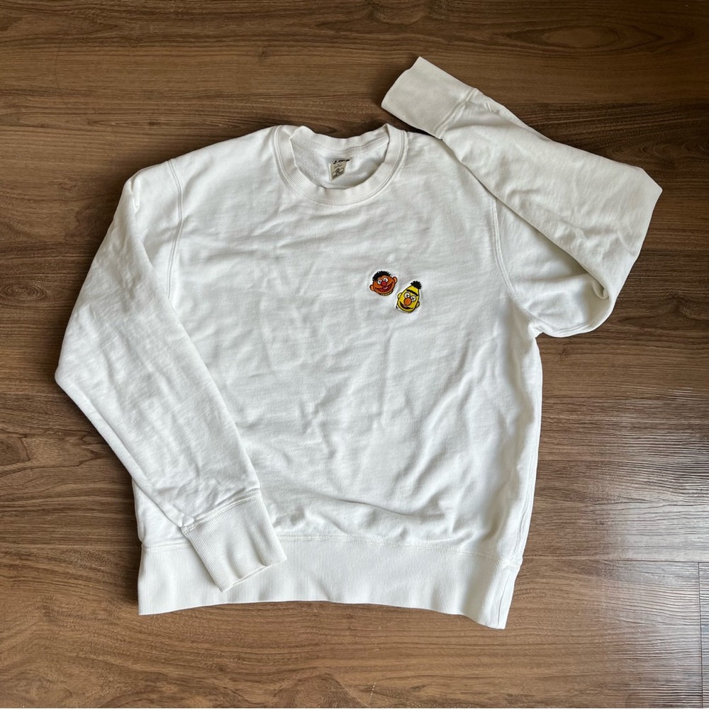 Uniqlo x KAWS sesame street off white sweater